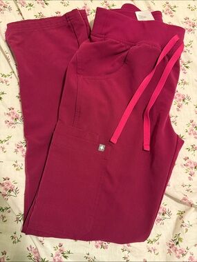 Figs dark magenta  Kade pants